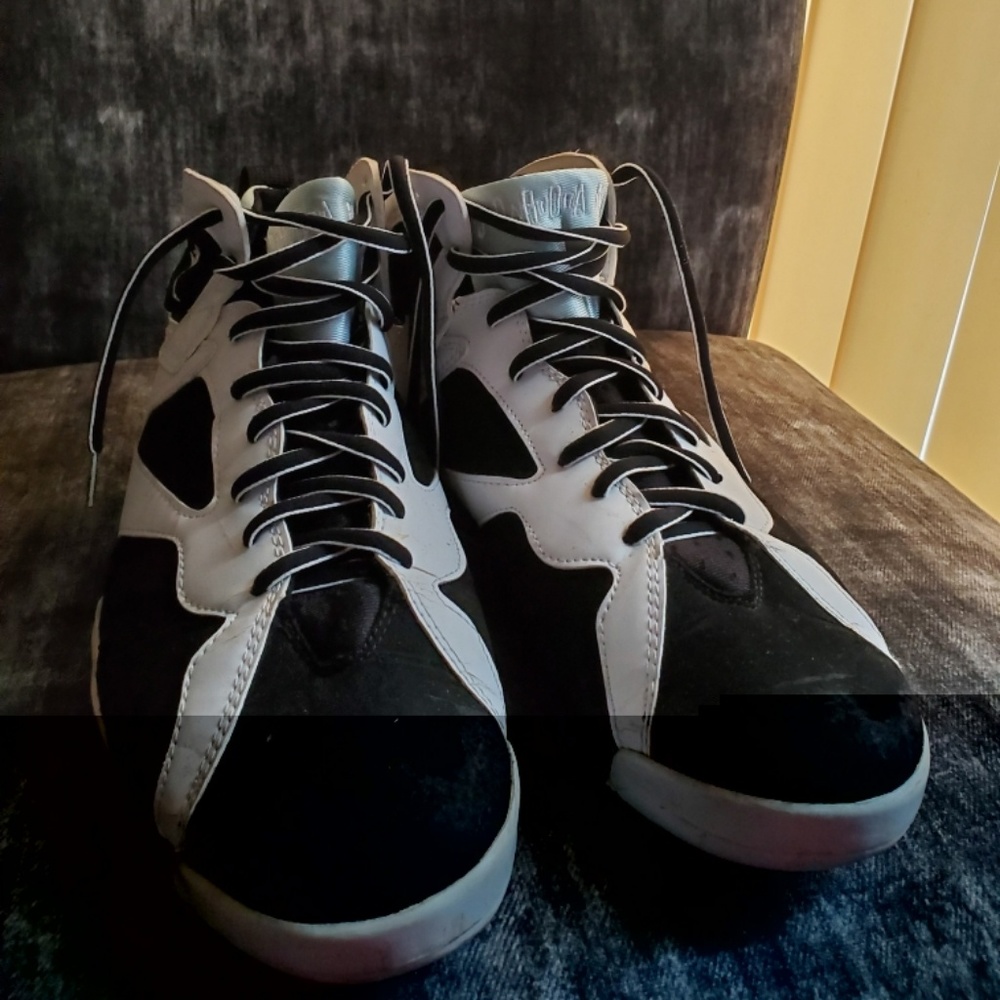 Jordan 7s Black and white size 13